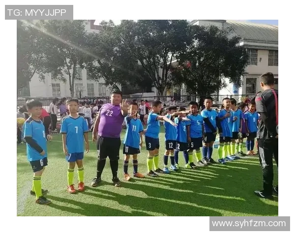 哈维西蒙斯的足球之路与未来展望:从新星到传奇的成长历程 哈维西蒙斯的足球之路与未来展望:从新星到传奇的成长历程