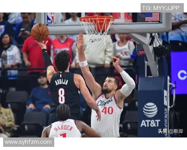 快船与勇士的巅峰对决揭示NBA季后赛的激烈竞争与精彩瞬间 快船与勇士的巅峰对决揭示NBA季后赛的激烈竞争与精彩瞬间